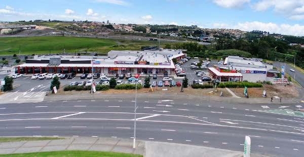 Great South Road - Boutique fashion shops through to fast food outlets at two prominent Auckland shopping and hospitality precincts are up for auction on March 30.